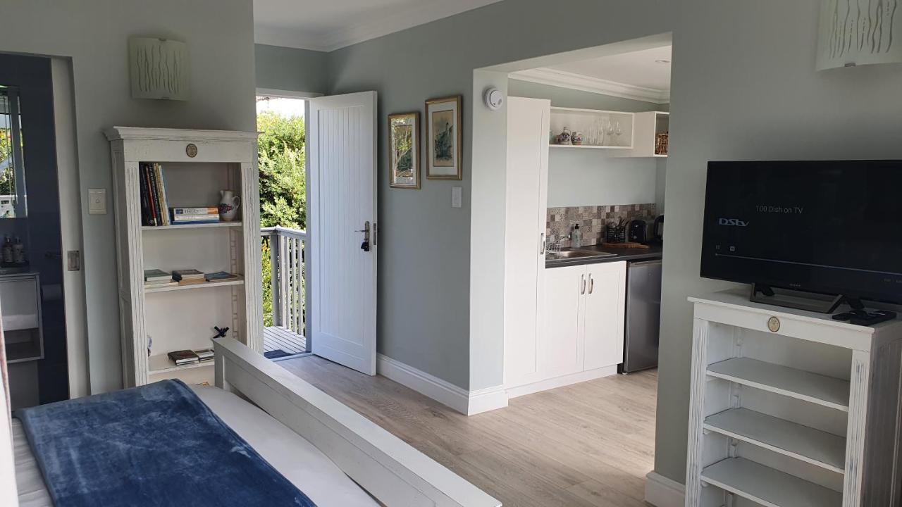 Modern Solar Powered 1 Bed Studio Apartment With Amazing Views Plettenberg Bay Esterno foto