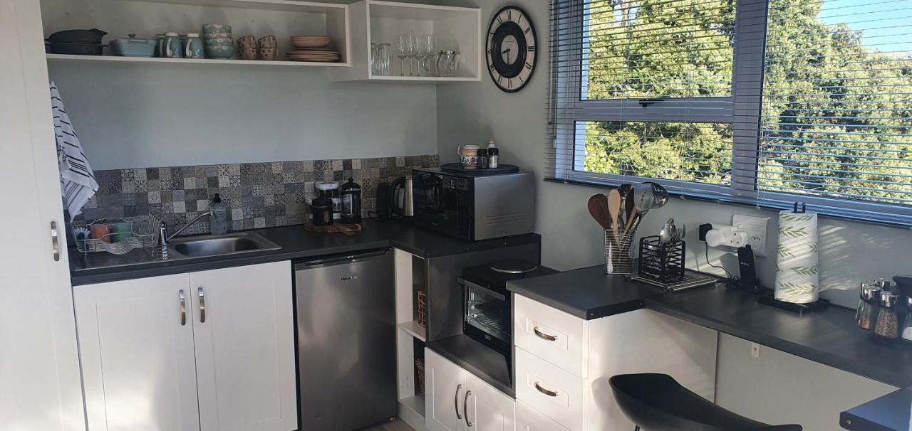 Modern Solar Powered 1 Bed Studio Apartment With Amazing Views Plettenberg Bay Esterno foto