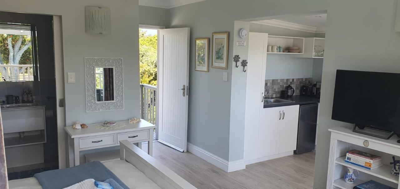 Modern Solar Powered 1 Bed Studio Apartment With Amazing Views Plettenberg Bay Esterno foto